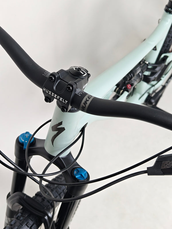 Picture of Specialized Status 160 2023 Large S4 captured to show its trail-ready features and excellent used condition for £1,750 (RRP £2,900).