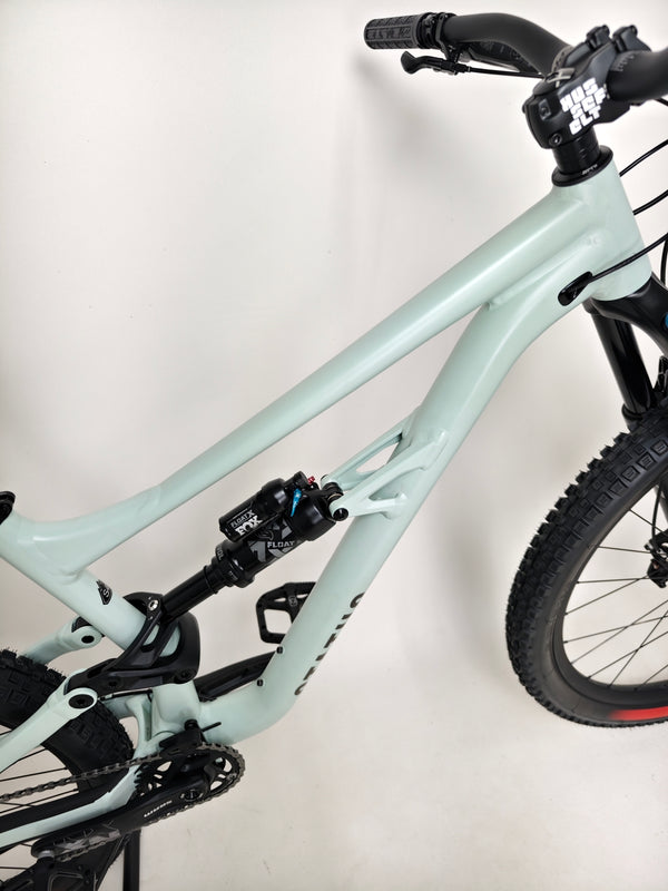 Wide shot of the Specialized Status 160 2023 Large S4 bike fully equipped and ready for sale in excellent used condition, priced at £1,750 (RRP £2,900).