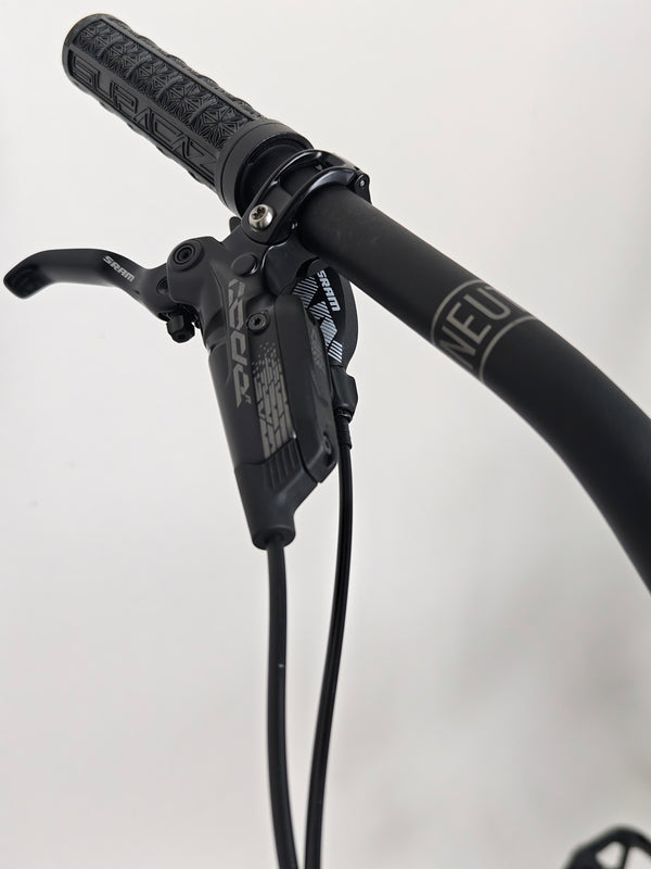 Image focused on the frame details of the Specialized Status 160 2023 Large S4 in excellent used condition, priced competitively at £1,750 (RRP £2,900).