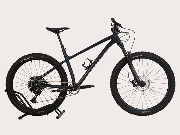 Specialized Fuse Sport 27.5 2024 / LARGE / RRP: £1,600.00 / Excellent Condition