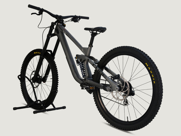 Cube Two15 Pro 27.5 2024 / MEDIUM / Downhill / Excellent Condition