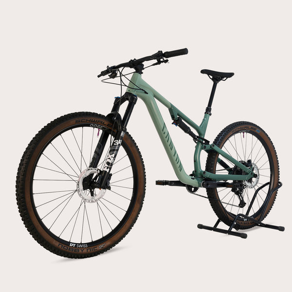 2023 Canyon Neuron 7 Full Suspension Bike in Large Size in Very Good Condition, showcasing the front view.