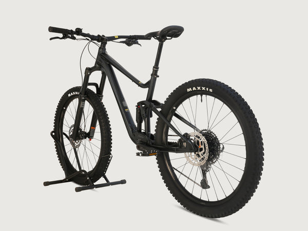 Giant Stance 2024 / MEDIUM / RRP: £1,999.00 / Excellent Condition!