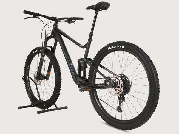 Giant Stance 29 2 2024 / LARGE / Dropper / Tubeless / RRP: £1,999.00 / Like NEW!