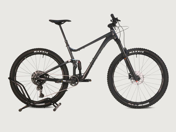 Giant Stance 29 2 2024 / LARGE / Dropper / Tubeless / RRP: £1,999.00 / Like NEW!