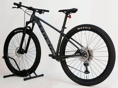 Trek X-Caliber 8 2023 Mountain Bike / MEDIUM / RRP: £1,390.00 / LIKE NEW!