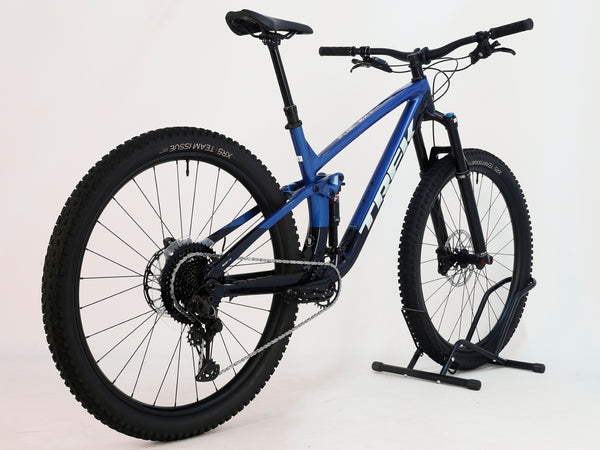 Full suspension Trek Fuel EX 8 XT 2022, LARGE, with FOX fork and dropper seat post, Excellent Condition, on sale for £1,720.00 at eMado Bikes!