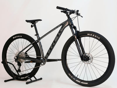 Trek X-Caliber 8 2023 Mountain Bike / MEDIUM / RRP: £1,390.00 / LIKE NEW!