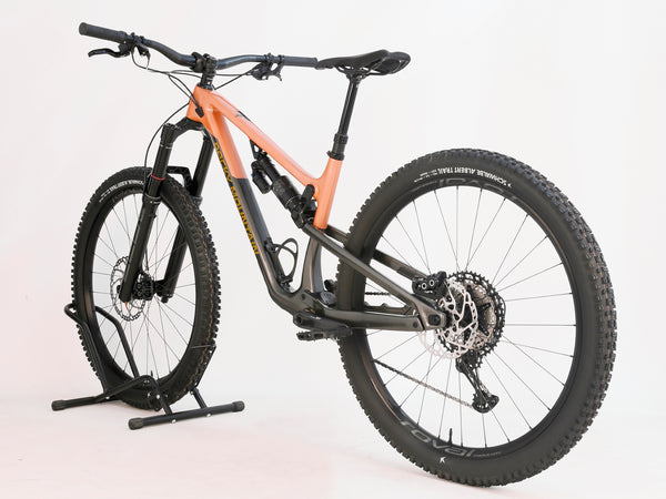 Profile view of the Rocky Mountain Altitude Carbon 70 2022 mountain bike, perfect for adventure seekers, priced at £2,590.00 with free UK delivery.