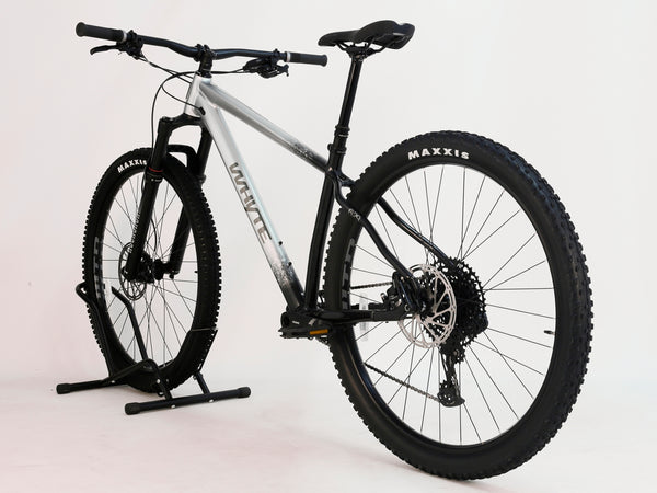 Whyte 629 V6 2025 mountain bike shown in like new condition with Maxxis tires on display.