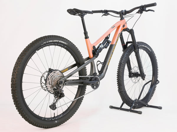 Close-up of the front suspension of the Rocky Mountain Altitude Carbon 70 2022, highlighting its excellent condition at £2,590.00 with free UK delivery.