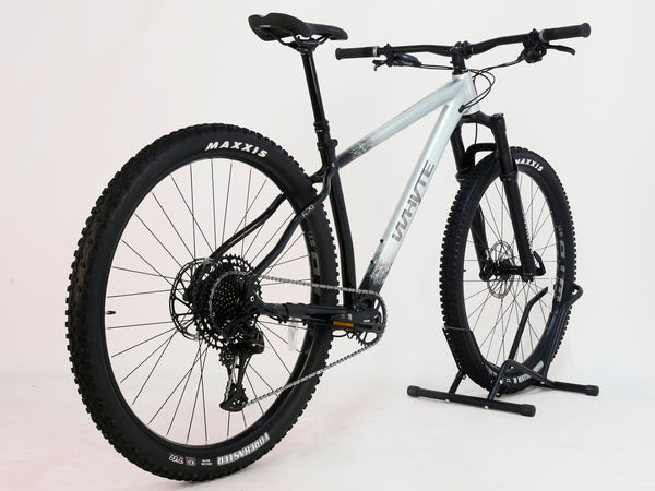 Whyte 629 V6 2025 medium trail hardtail bike in like new condition with black and silver design.