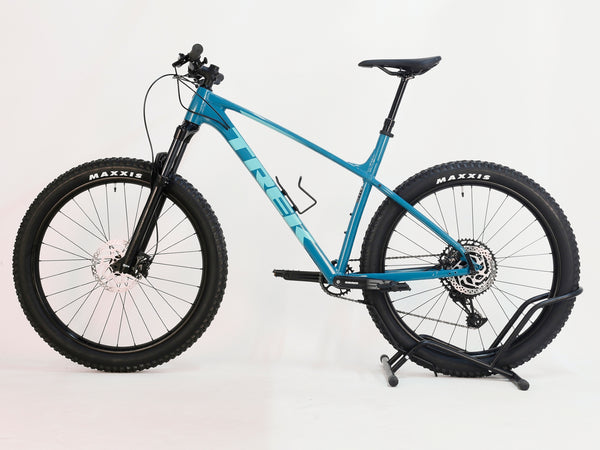 Trek ROSCOE 7 2021 frame in teal colour, XL size with dropper post, RRP: £1,150, now at £590 in very good condition.