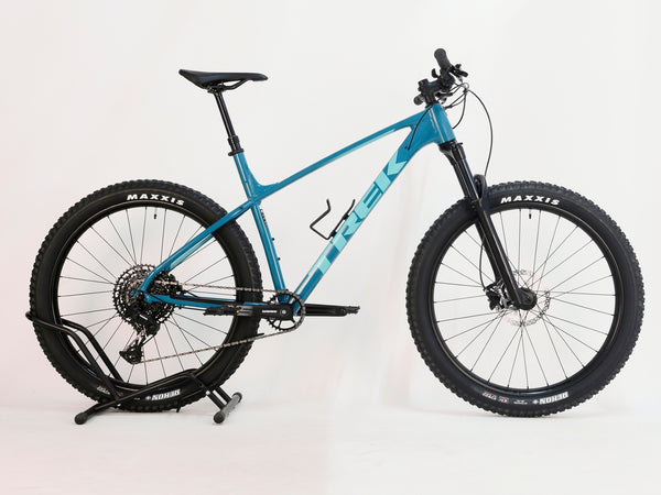 Trek ROSCOE 7 2021 bike showing SRAM SX Eagle shifters and 27.5+ tyres, XLarge frame, RRP: £1,150, priced at £590.