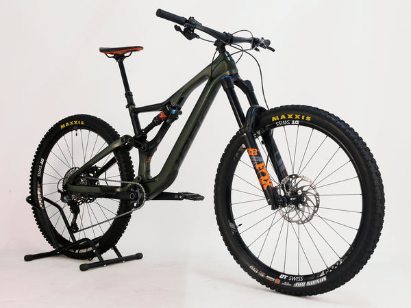 Orbea Rallon M20 Carbon 2021/ LARGE / FOX 38 / RRP: £4,259.00 / Very Good Condition! cockpit view featuring Shimano SLX shifters