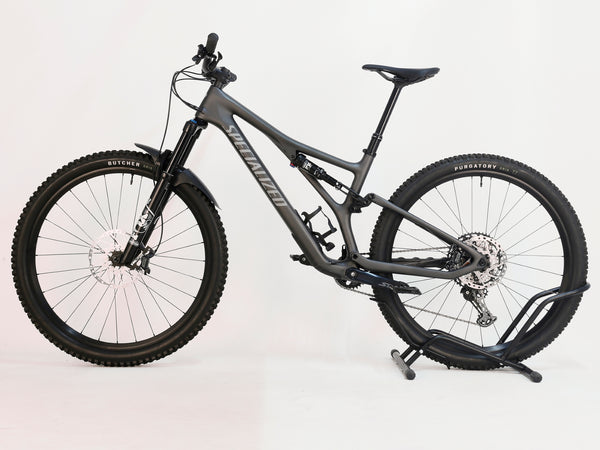 Detailed image of the Shimano SLX brakes on Specialized Stumpjumper Comp CARBON 2023 large bike, featuring like new condition, RRP: £4,250.00, now £1,980.00 and gets FREE Delivery!