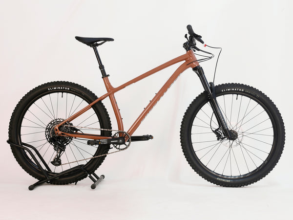 Close-up of the tires on Specialized Fuse Sport 27.5 2023 LARGE Dropper mountain bike, excellent condition, our Price: £930.00.