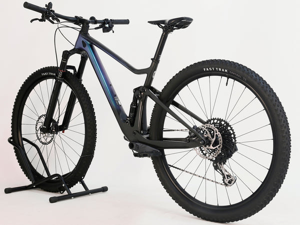Scott Spark RC 900 Team Issue AXS Carbon with the Syncros Silverton wheelset visible.