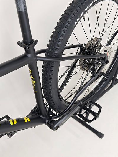 VooDoo Bizango 2025 / LARGE / RRP: £750.00 / Like NEW!