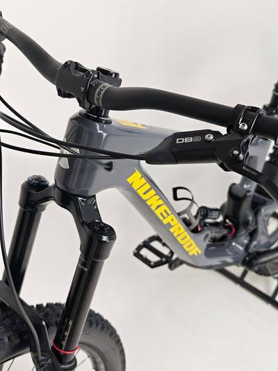 Nukeproof Giga 290 Comp Carbon 2022 / LARGE / RRP: £3,699.00 / Very Good Condition