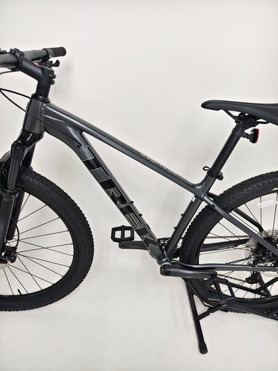 Trek X-Caliber 8 2023 Mountain Bike / MEDIUM / RRP: £1,390.00 / LIKE NEW!