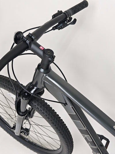Trek X-Caliber 8 2023 Mountain Bike / MEDIUM / RRP: £1,390.00 / LIKE NEW!