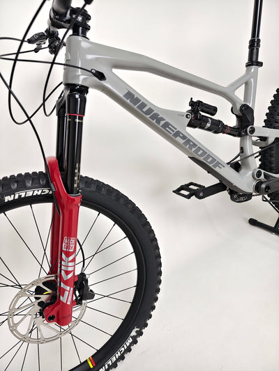 Nukeproof Mega 275 RS X01 Eagle CARBON / M-L / RRP: £5,299.99 / Very Good Condition