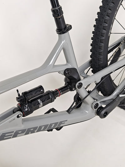 Nukeproof Mega 275 RS X01 Eagle CARBON / M-L / RRP: £5,299.99 / Very Good Condition
