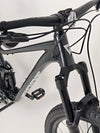 Detailed view of the dropper post mechanism on the Giant Stance 29 2 2024/LARGE bike.