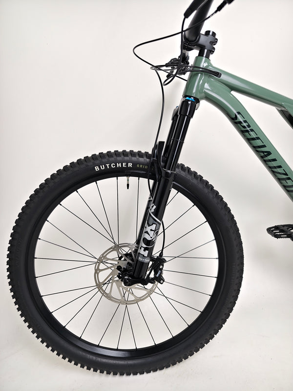 Image showcasing the quality of the used Specialized Stumpjumper Comp Alloy frame.