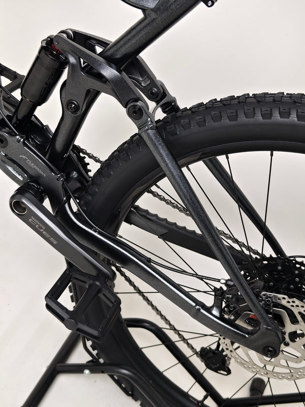 Image of Giant Stance 29 2 emphasizing its versatile setup for riders.