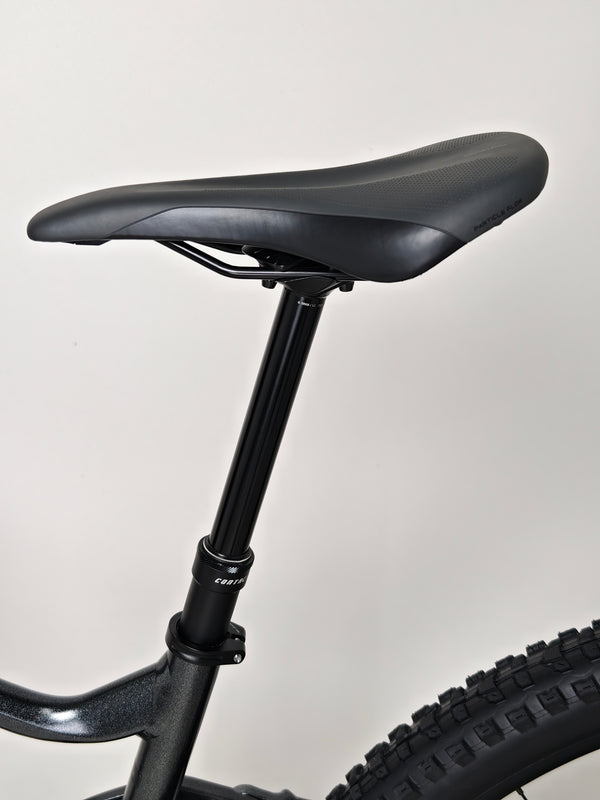 Giant Stance 29 2 display of the rear derailleur and cassette details for gear mechanics.