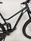 Giant Stance 29 2 2024 - showcasing the 29-inch alloy wheels and tubeless-ready tyres.