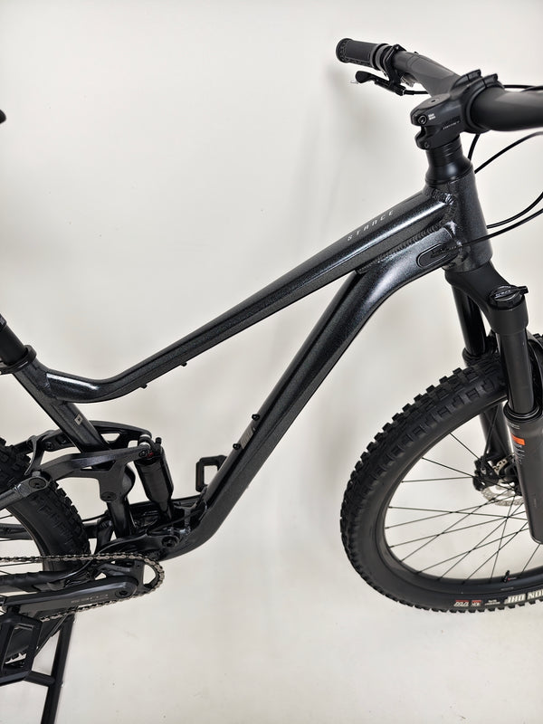 Giant Stance 29 2 view from above, showing frame size and overall structure.