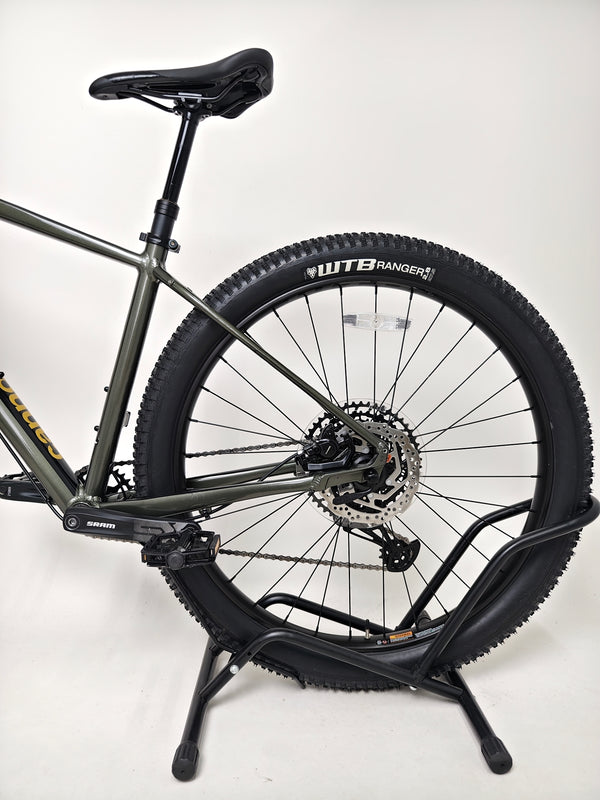 Exemplifying the dropper functionality on the 2023 Cannondale CUJO 2.