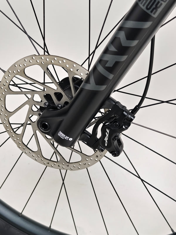 Trek Fuel EX 7 2024 Gen 6 (upgraded), M-L in Very Good Condition - showcasing the bike's modern geometry.