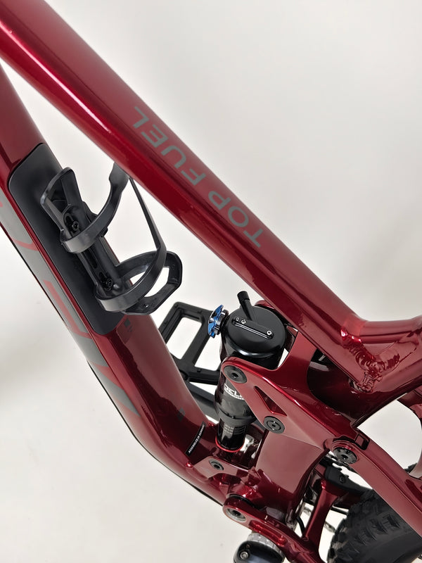 Trek Top Fuel 8 XT 2023 Mountain Bike in Very Good Condition - Detailed Overview of Frame