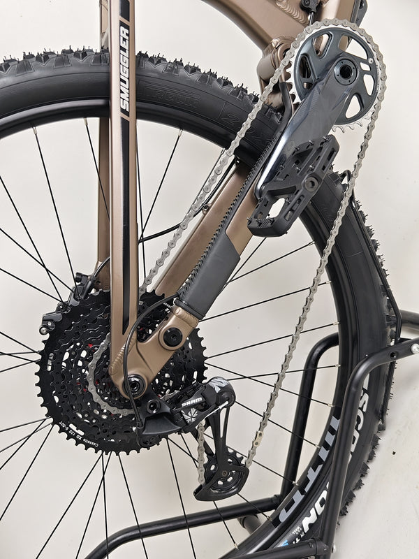 The Transition Smuggler NX 2024 in medium, showcasing its technical specifications and aesthetic appeal.