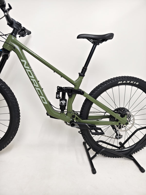 Norco Sight A2 2021 mountain bike equipped with SRAM Code R brakes for robust stopping power.