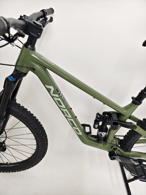 Front view of the Norco Sight A2 2021 highlighting the robust fork and suspension features.
