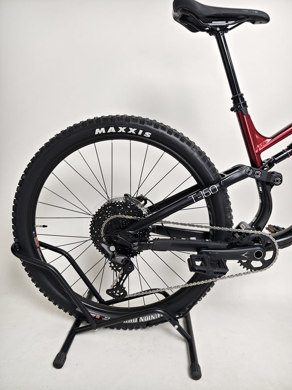 Whyte T-160 S 2025 displayed for sale, highlighting its condition as never used and top specifications.