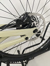 Profile view of the GT Force Carbon Elite 2023, emphasizing its robust design and excellent riding condition.