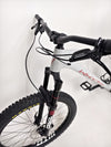 The saddle and seat post of the Whyte 905 V5 2023 Mountain Bike, designed for optimum rider comfort.