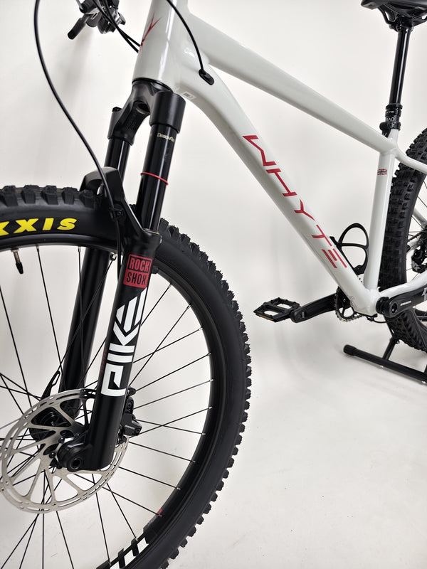 Close-up shot of the Maxxis Assegai tires on the Whyte 905 V5 2023 Mountain Bike.