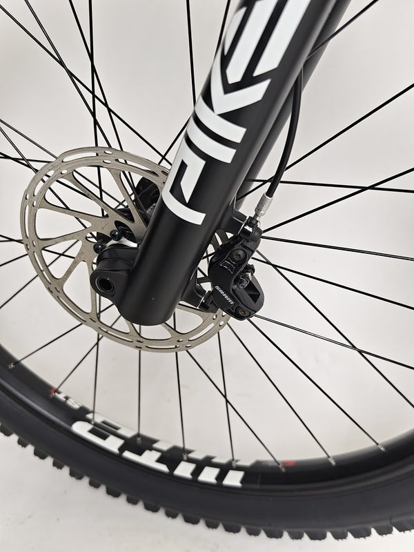 Close examination of the headset on the Whyte 905 V5 2023 Mountain Bike focusing on precision.