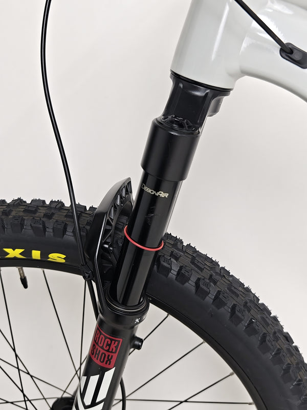 A close display of the crankset on the Whyte 905 V5 2023 Mountain Bike featuring the SRAM X1.