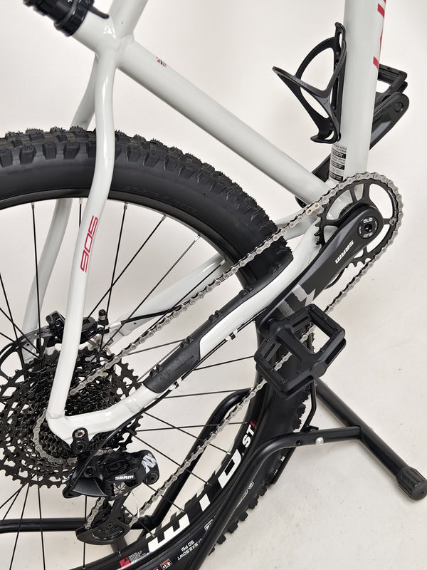 Close examination of the headset on the Whyte 905 V5 2023 Mountain Bike focusing on precision.