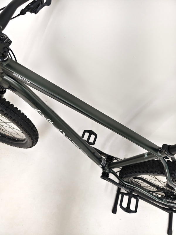 High angle shot of the Whyte 901 V4 2022 Mountain Bike featuring a detailed view of components.