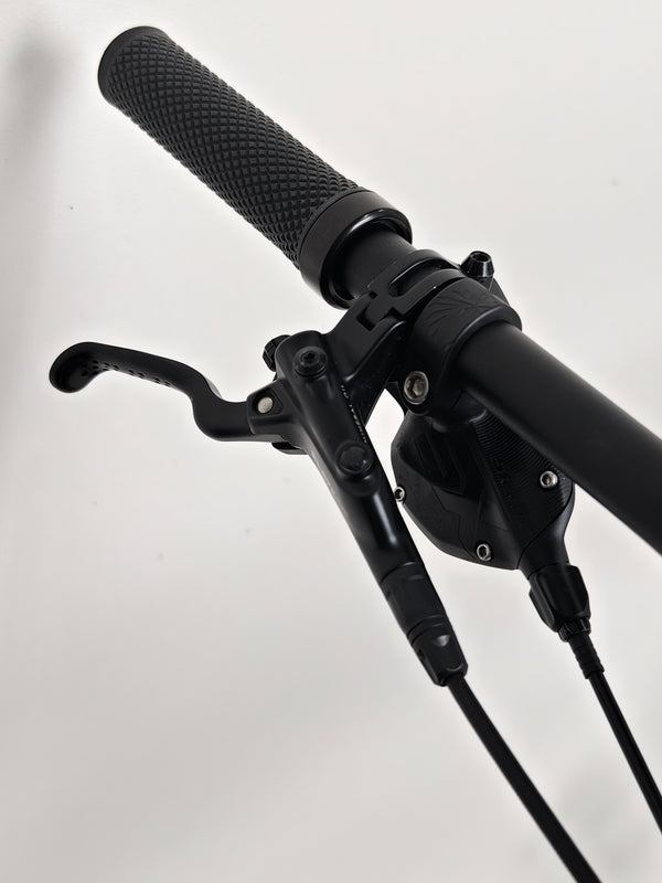 Bottom bracket area of the Whyte 901 V4 2022 Mountain Bike highlighting internal cable routing.