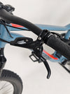 Close view of the rear end of the Lapierre Zesty AM 5.9 LARGE, featuring its axle configuration.